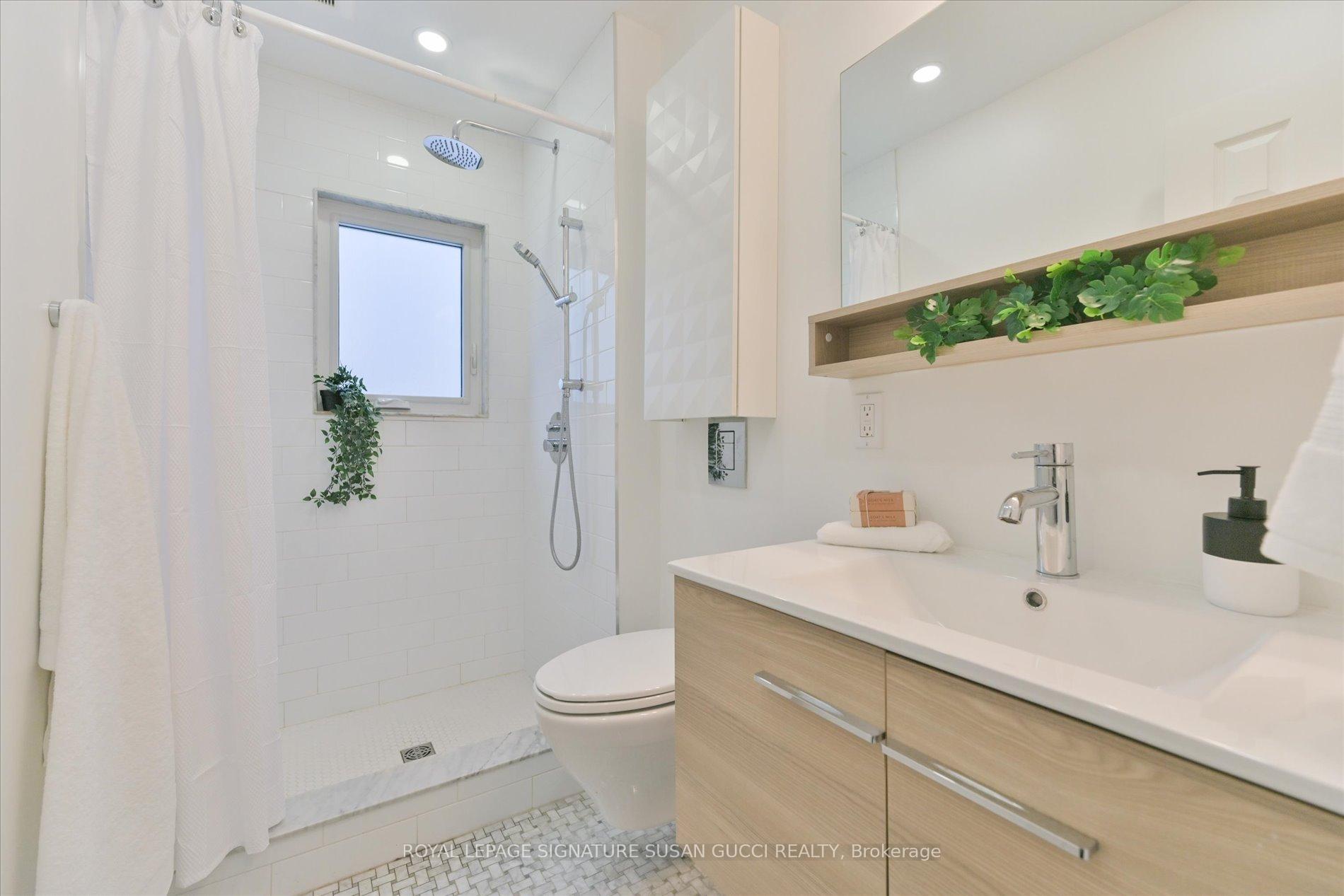 Photo 17 of 43 Bastedo Avenue, Toronto, Woodbine Corridor — HOMEH