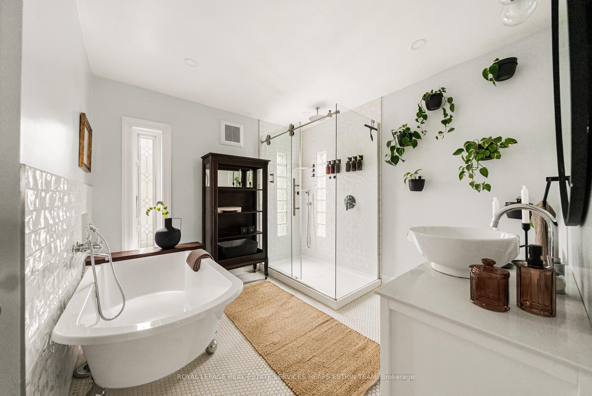 Photo 20 of 28 Blong Avenue, Toronto, South Riverdale — HOMEH