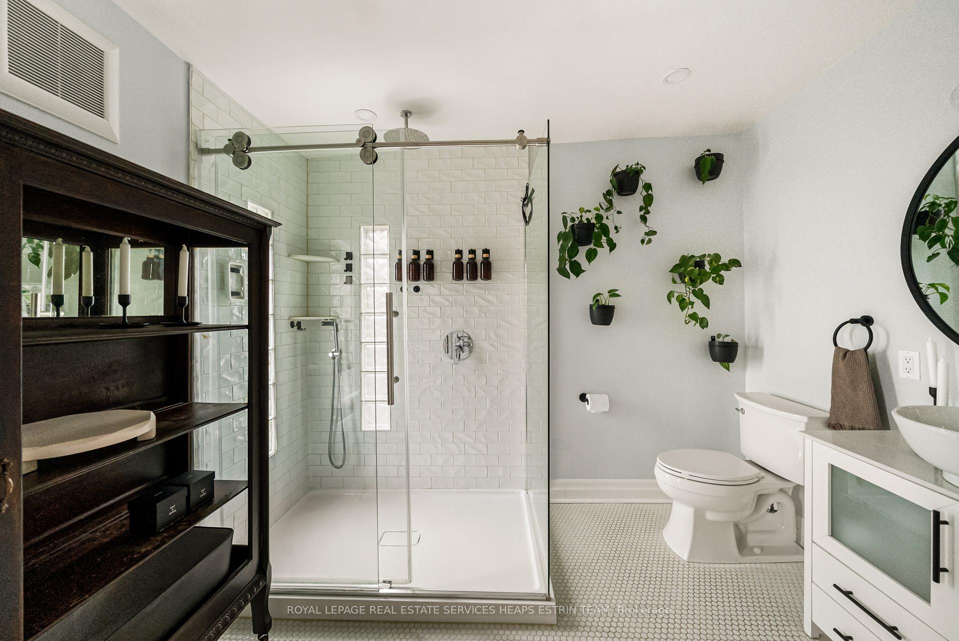 Photo 21 of 28 Blong Avenue, Toronto, South Riverdale — HOMEH