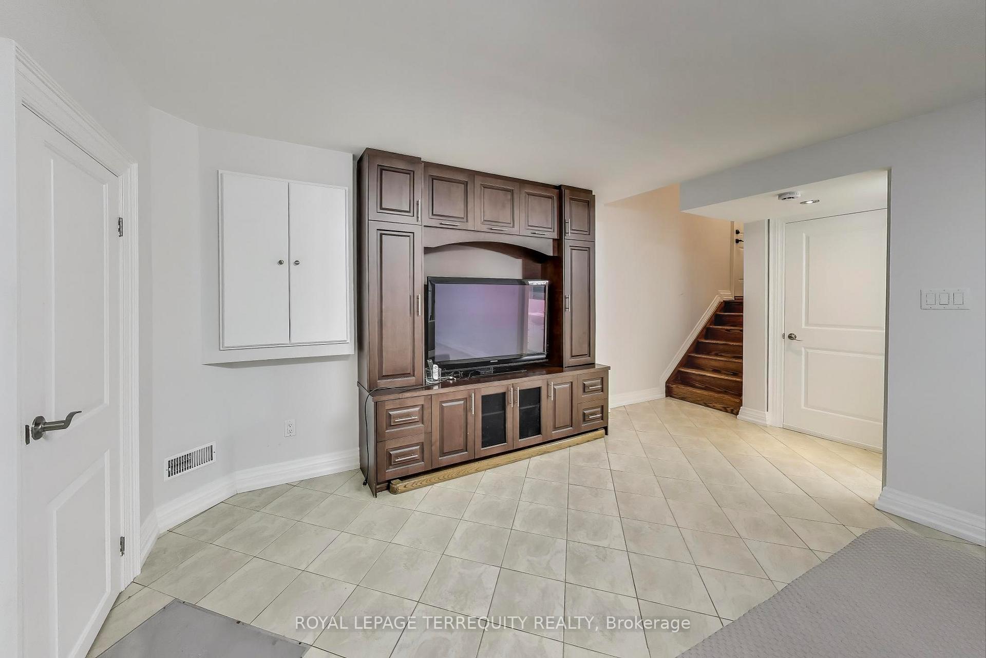 Photo 6 of 1150 Broadview Avenue, Toronto, Broadview North — HOMEH
