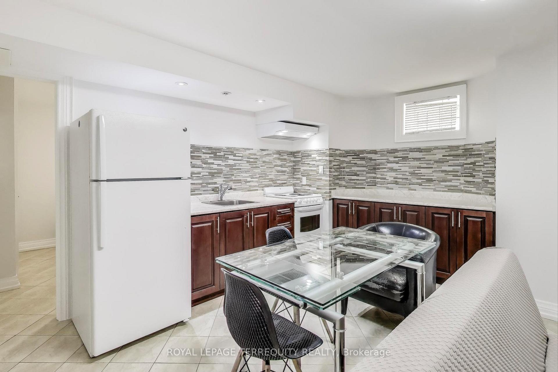Photo 8 of 1150 Broadview Avenue, Toronto, Broadview North — HOMEH