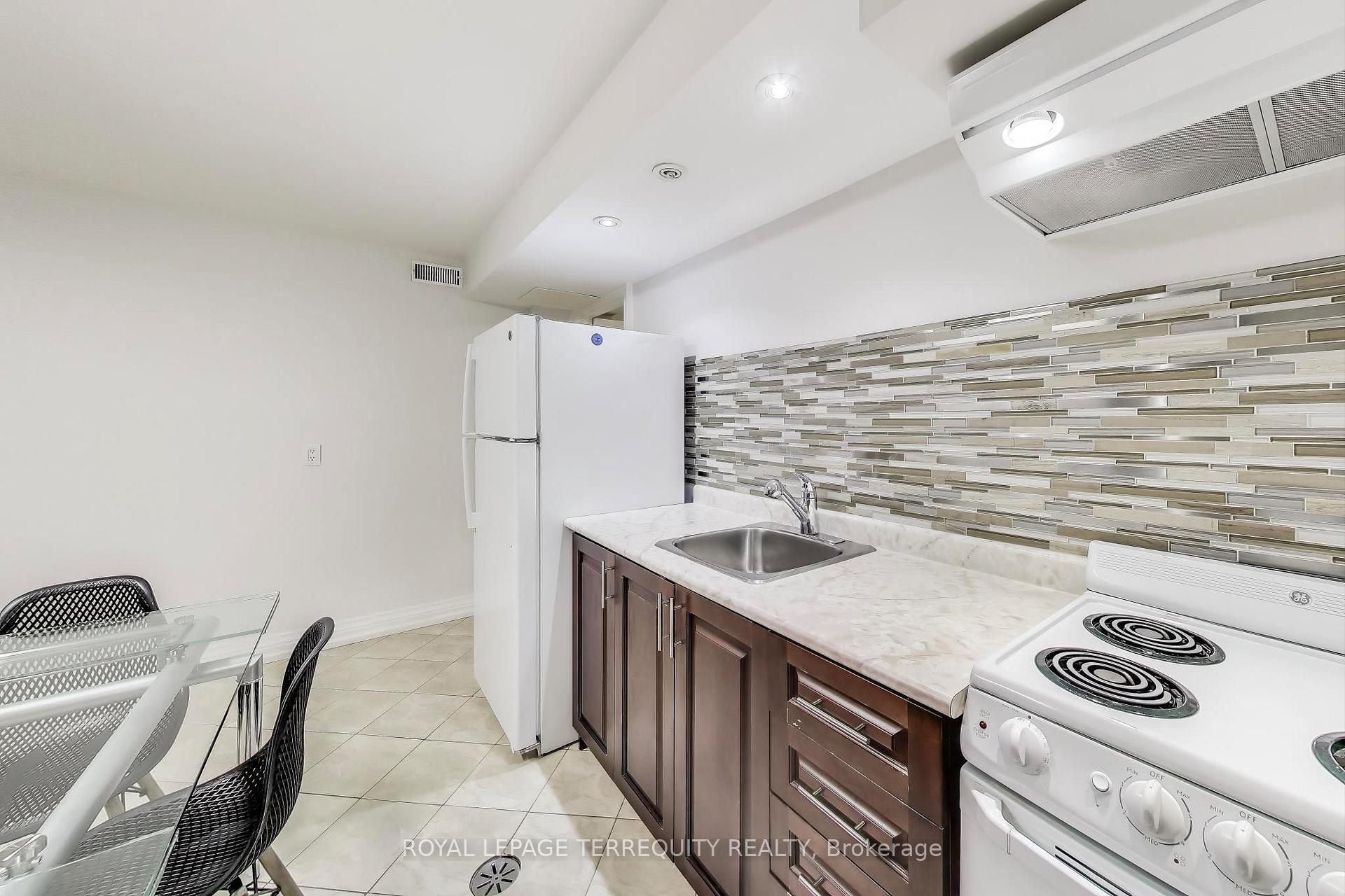 Photo 10 of 1150 Broadview Avenue, Toronto, Broadview North — HOMEH