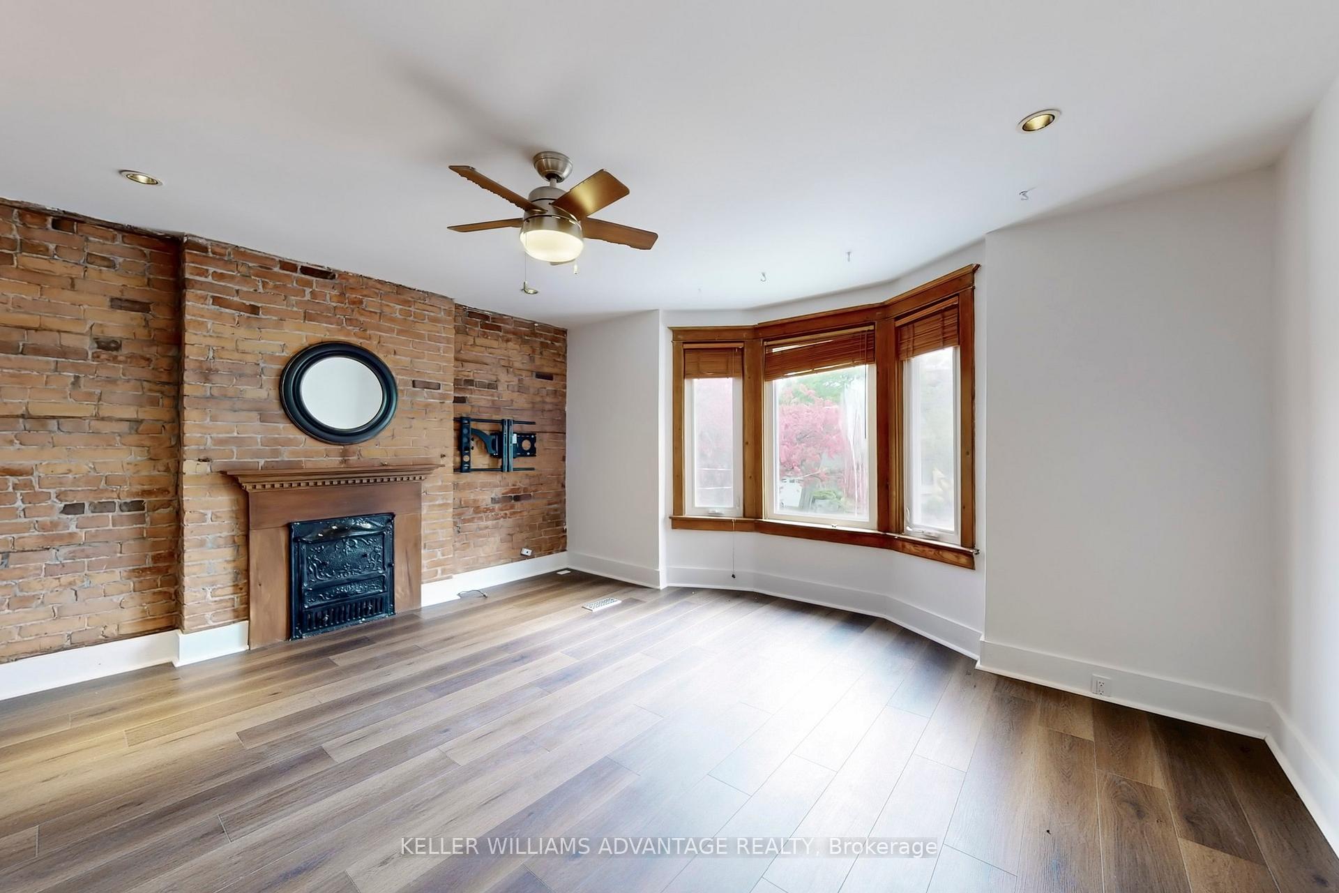 Photo 4 of Unit Upper, 54 Brookmount Road, Toronto, The Beaches — HOMEH