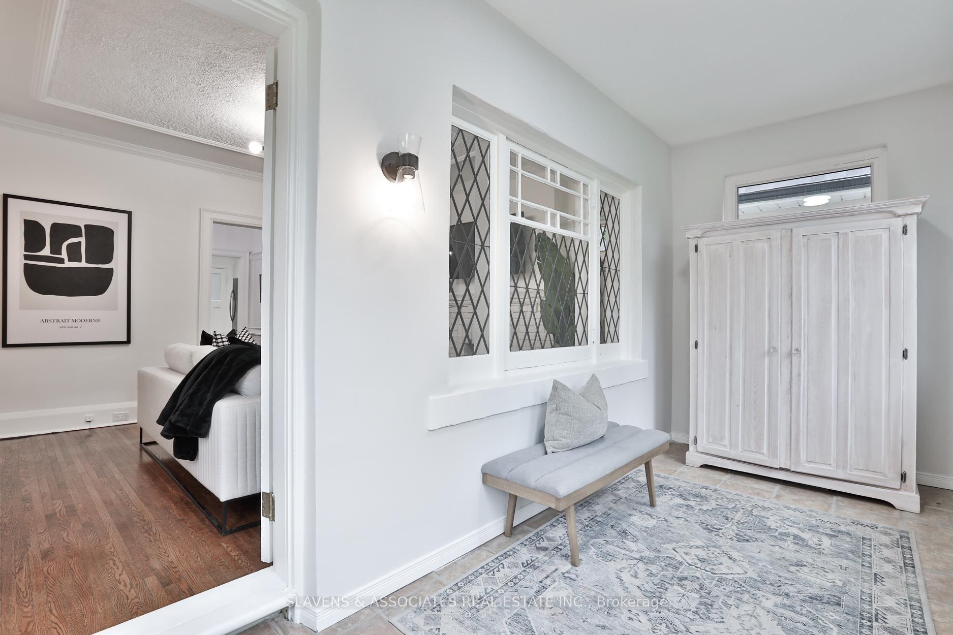 Photo 3 of 50 Jedburgh Road, Toronto, Lawrence Park North — HOMEH