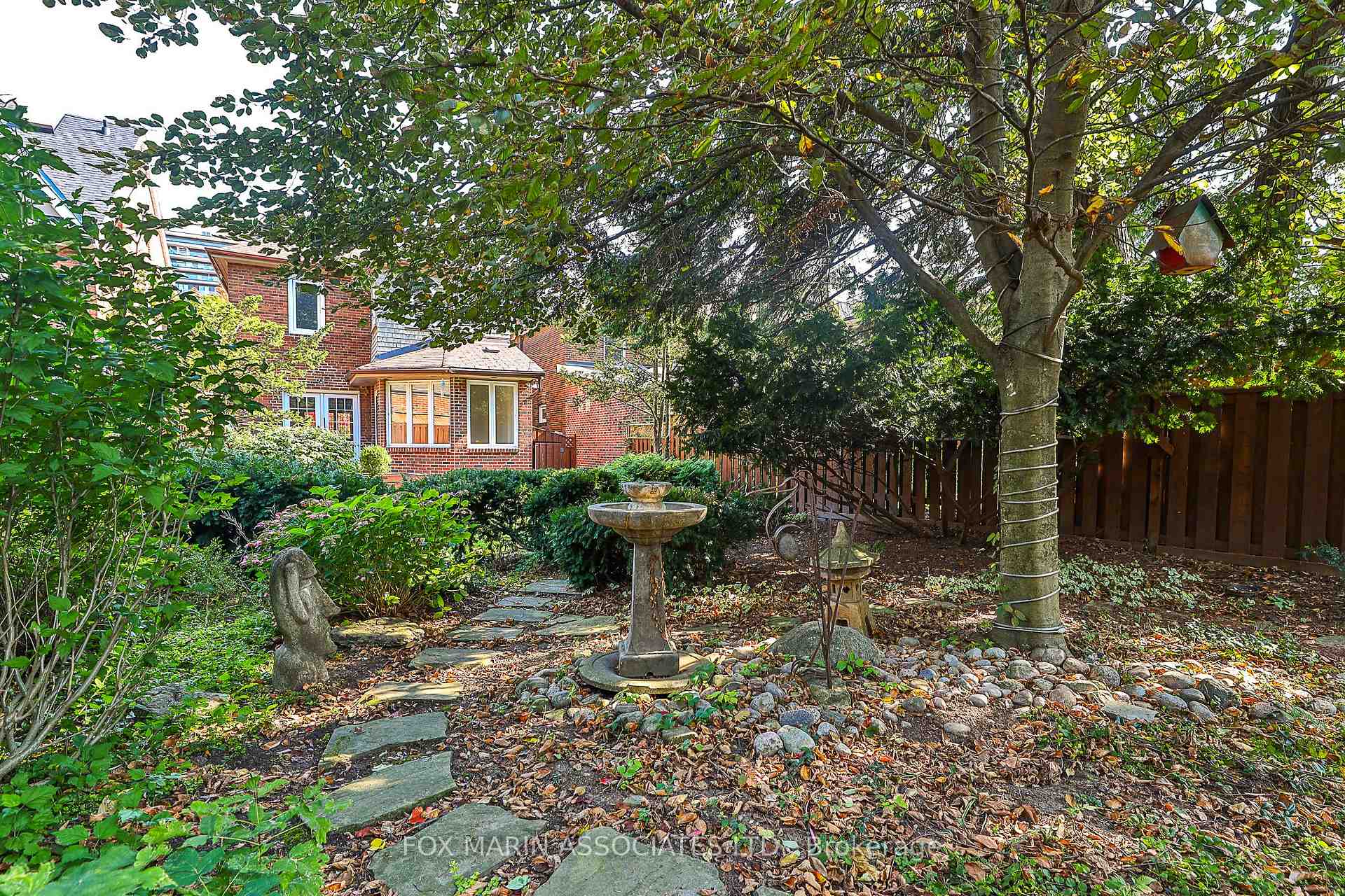 Photo 34 of 134 Colin Avenue, Toronto, Yonge-Eglinton — HOMEH