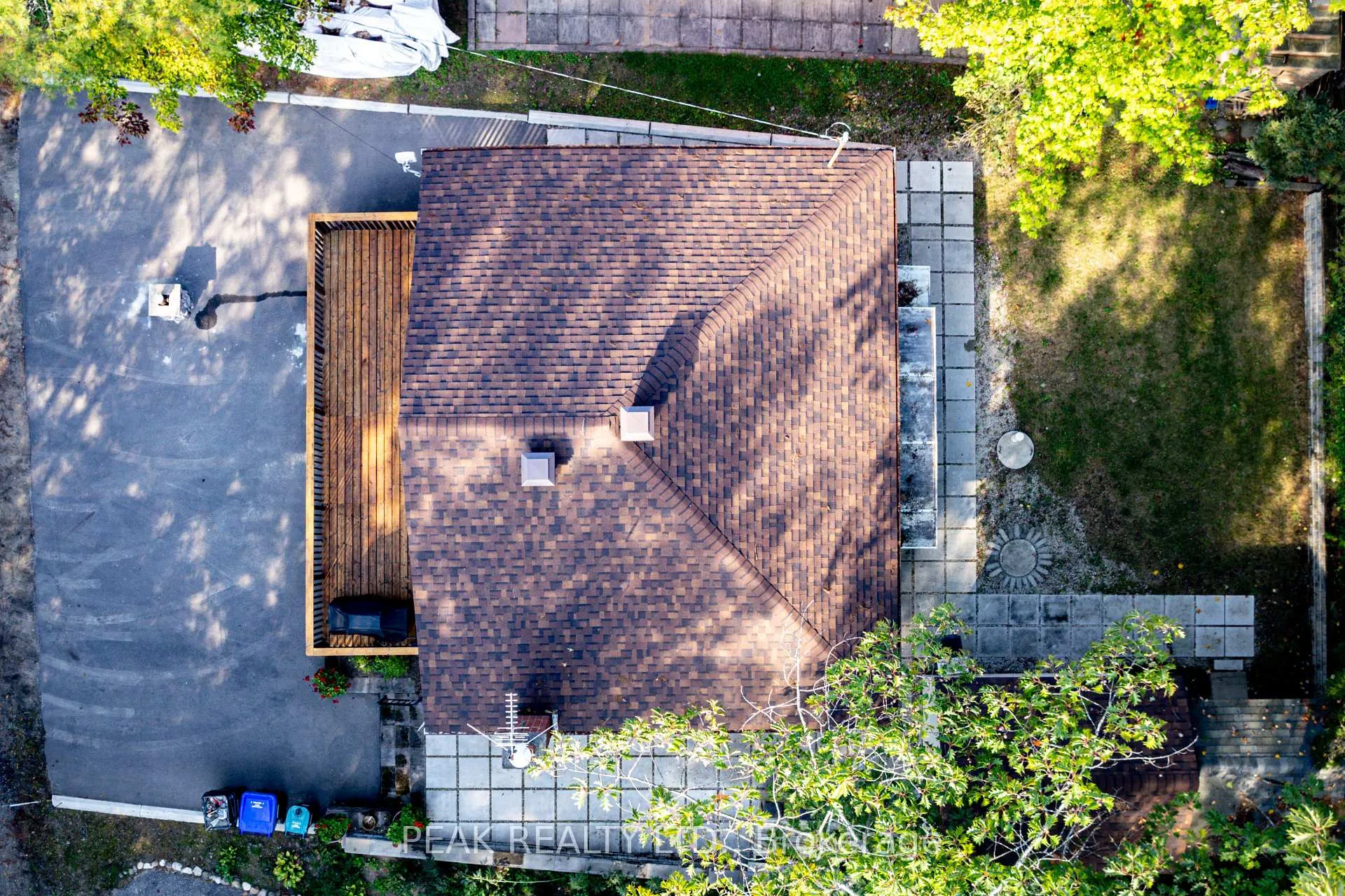 Photo 28 of 11 Glen Avenue S, Tiny, Rural Tiny — HOMEH