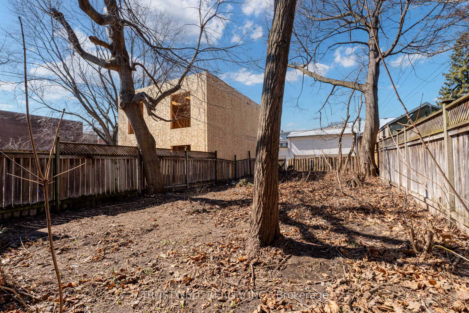 Photo 4 of 14 Bushell Avenue, Toronto, South Riverdale — HOMEH
