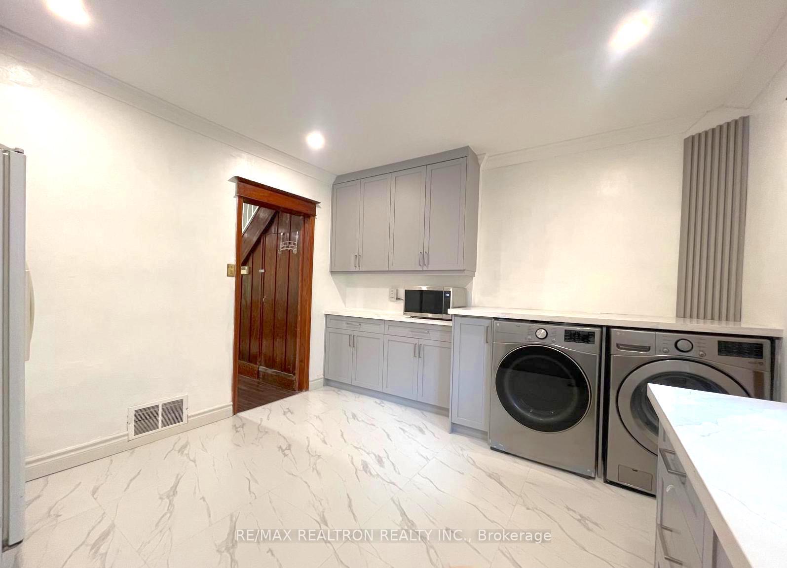 Photo 10 of Unit Upper, 165 Simpson Avenue, Toronto, North Riverdale — HOMEH