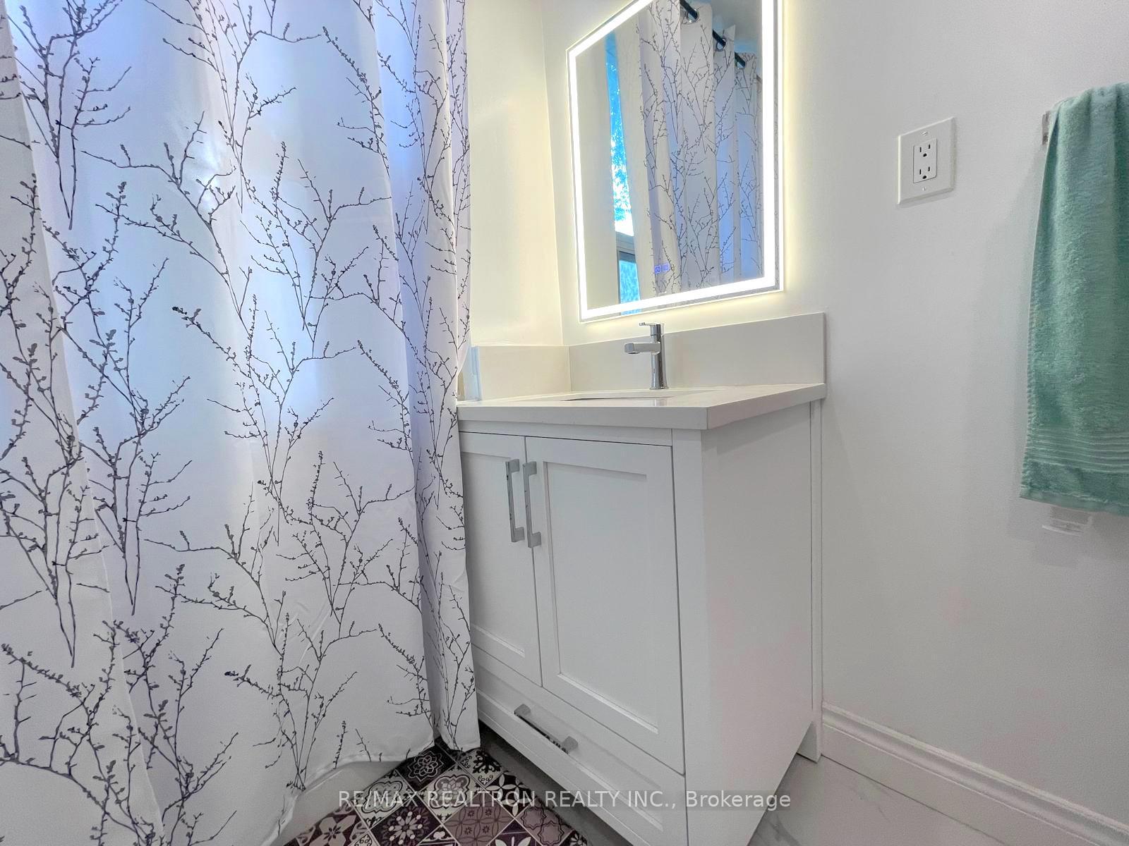 Photo 13 of Unit Upper, 165 Simpson Avenue, Toronto, North Riverdale — HOMEH
