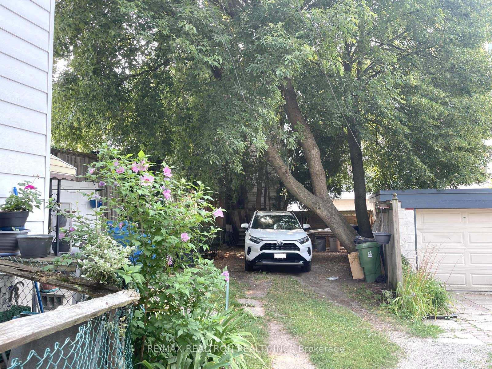 Photo 28 of Unit Upper, 165 Simpson Avenue, Toronto, North Riverdale — HOMEH