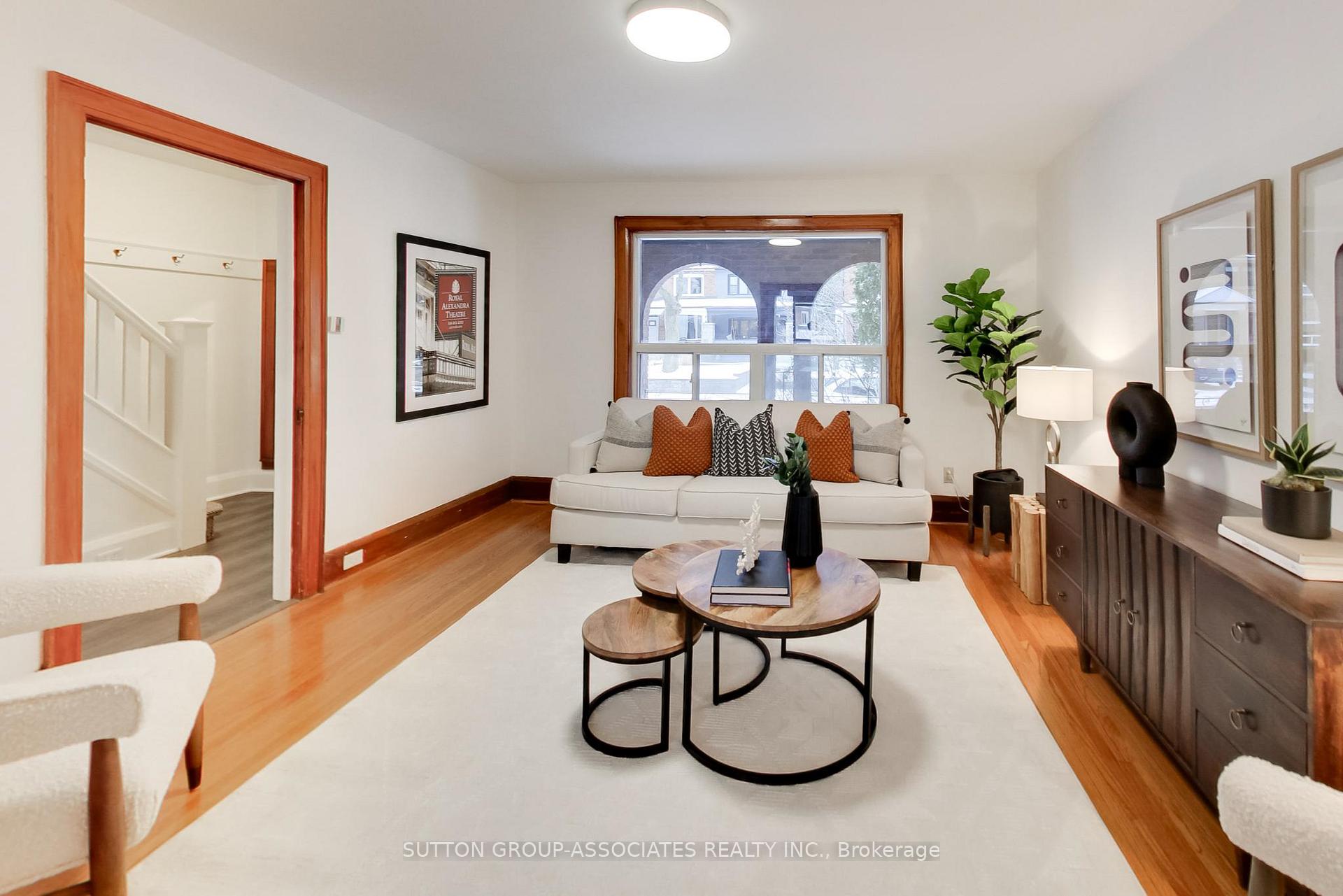 Photo 9 of 25 Roseneath Gardens, Toronto, Oakwood Village — HOMEH