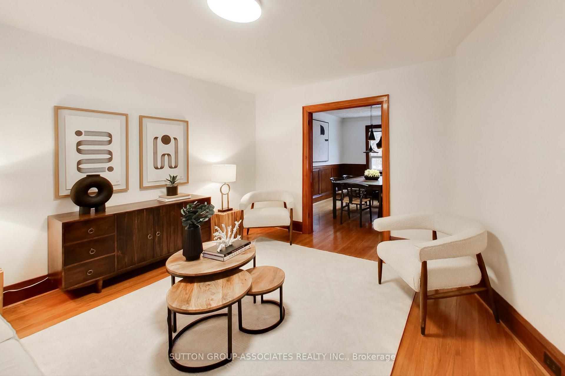 Photo 4 of 25 Roseneath Gardens, Toronto, Oakwood Village — HOMEH