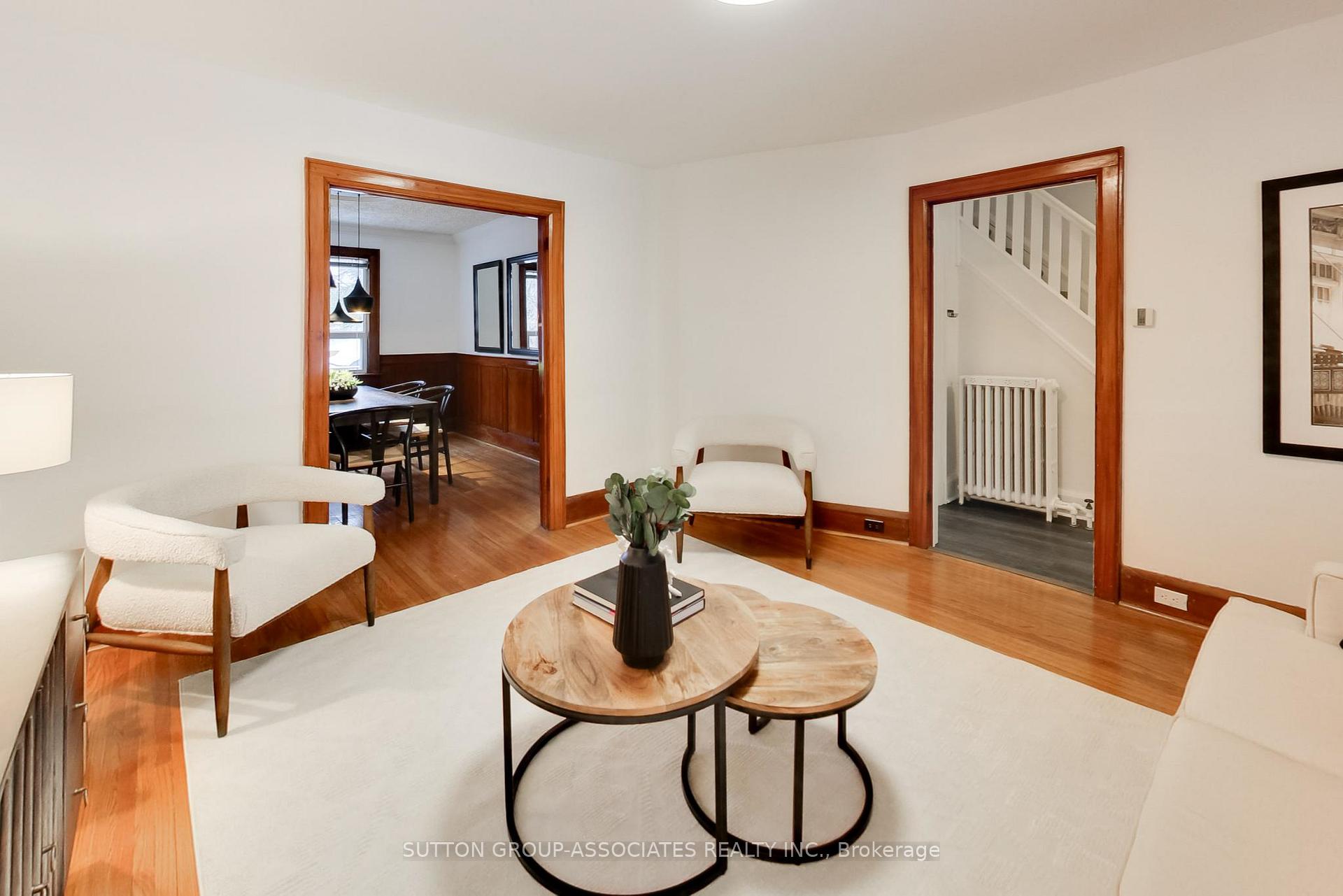 Photo 8 of 25 Roseneath Gardens, Toronto, Oakwood Village — HOMEH