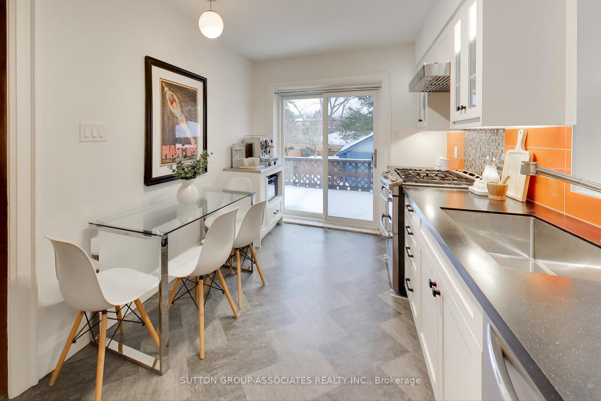 Photo 6 of 25 Roseneath Gardens, Toronto, Oakwood Village — HOMEH