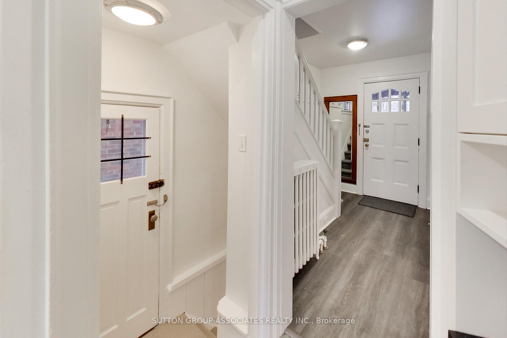 Photo 13 of 25 Roseneath Gardens, Toronto, Oakwood Village — HOMEH