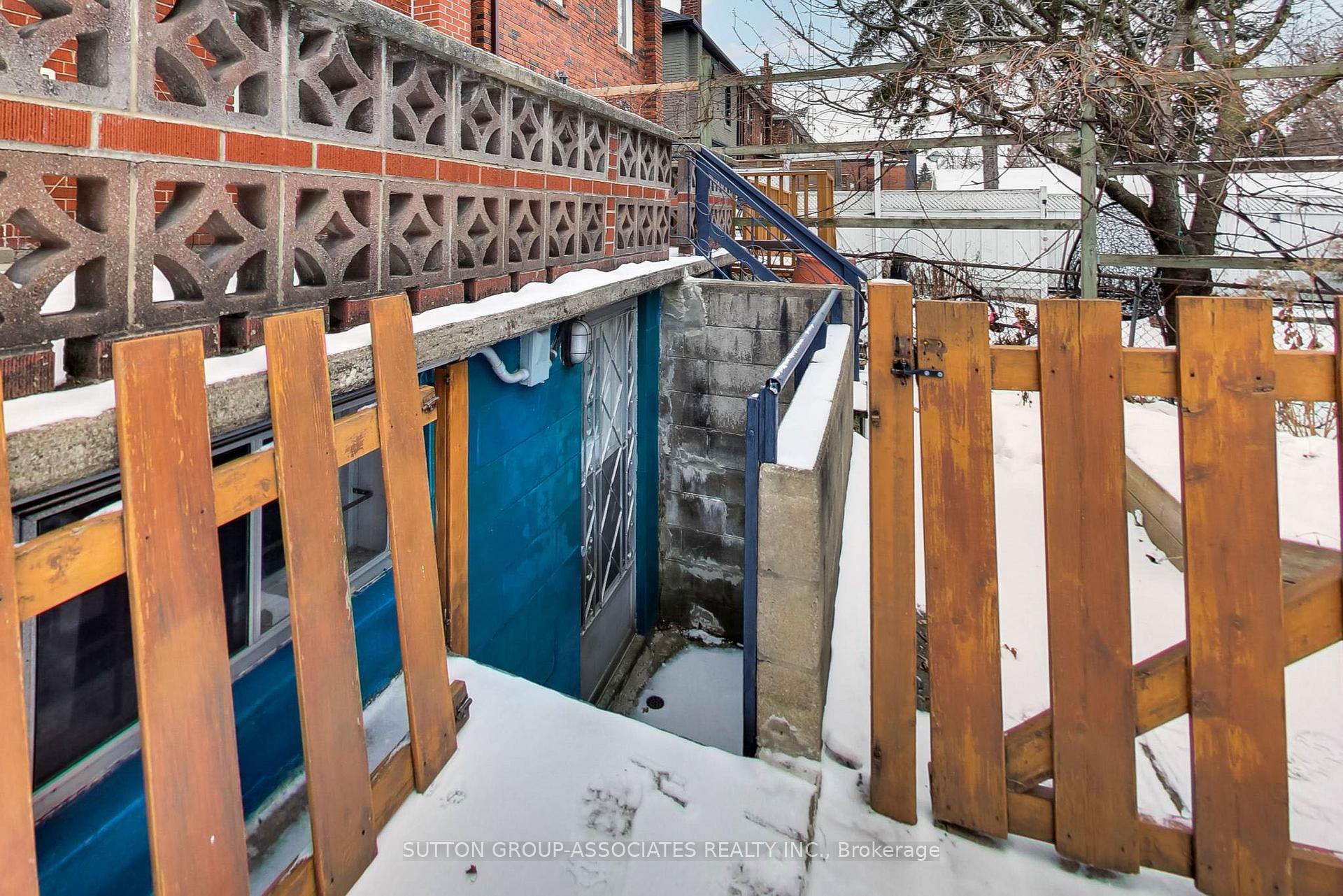 Photo 34 of 25 Roseneath Gardens, Toronto, Oakwood Village — HOMEH