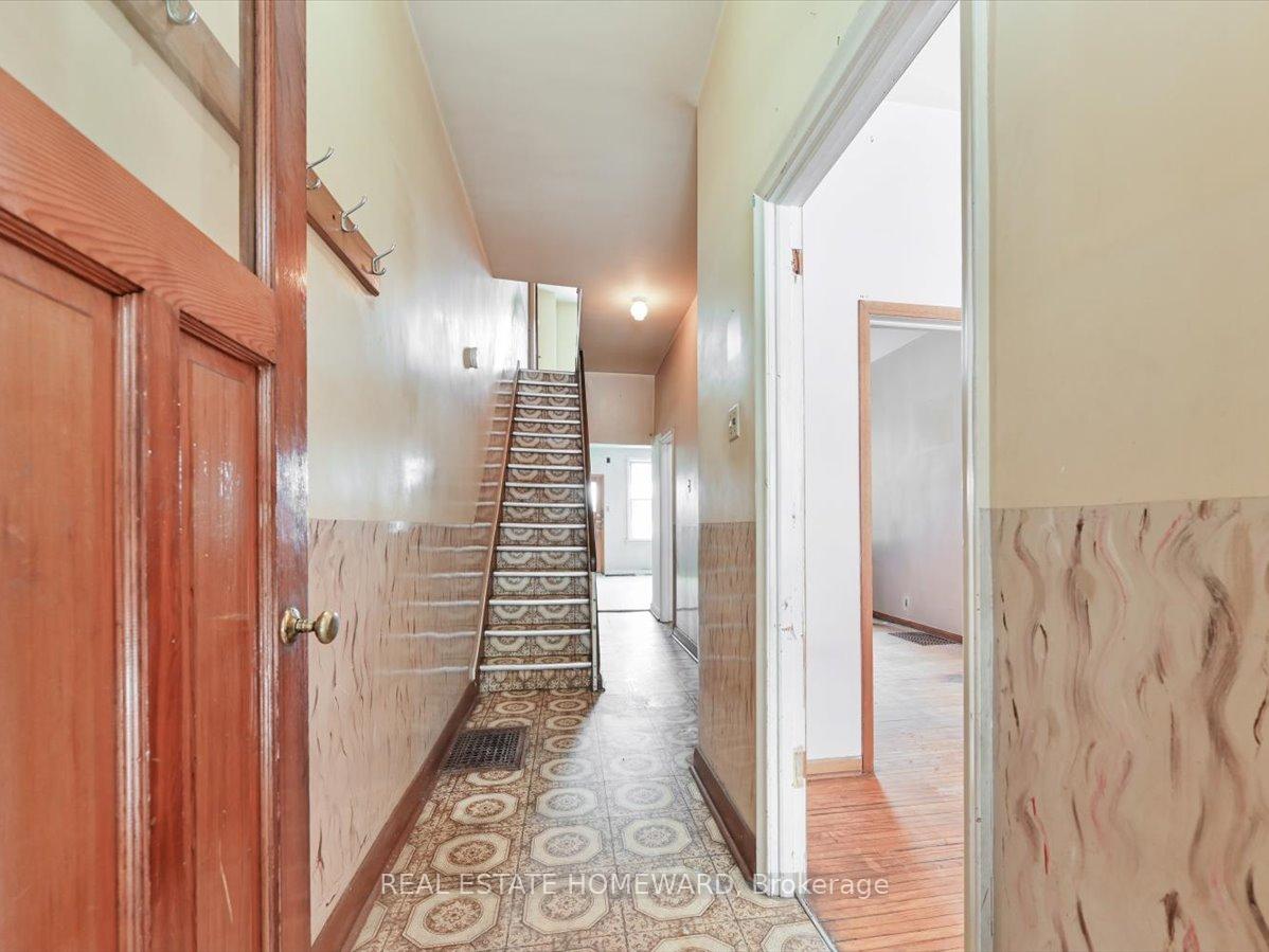 Photo 2 of 249 Manning Avenue, Toronto, Trinity-Bellwoods — HOMEH