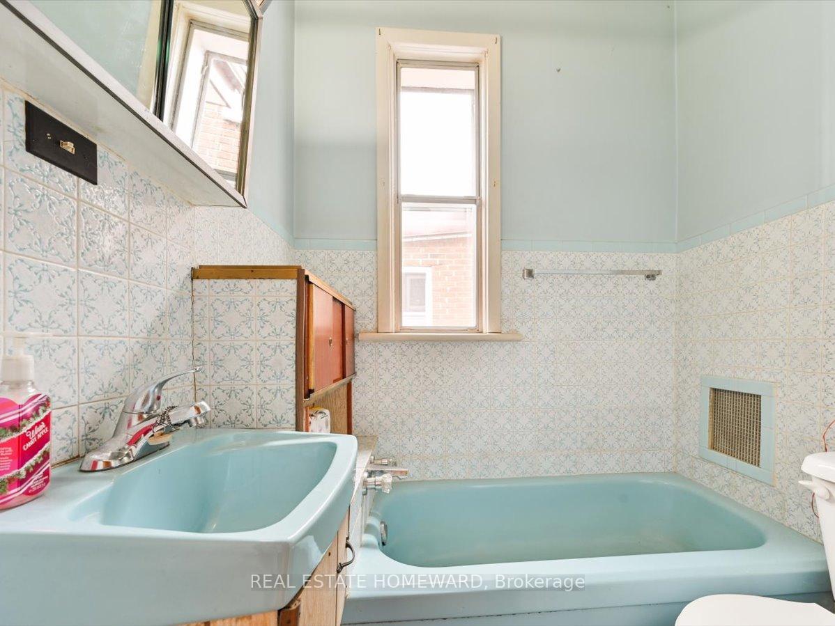 Photo 10 of 249 Manning Avenue, Toronto, Trinity-Bellwoods — HOMEH