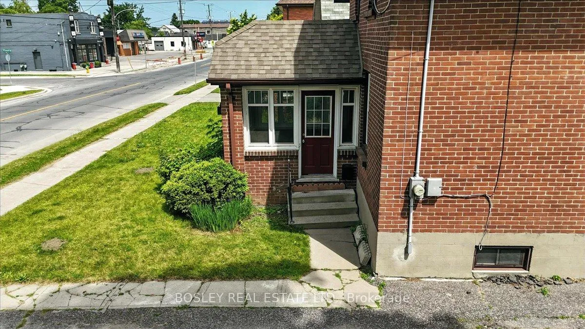 Photo 3 of 712 Park Street S, Peterborough, Otonabee Ward 1 — HOMEH