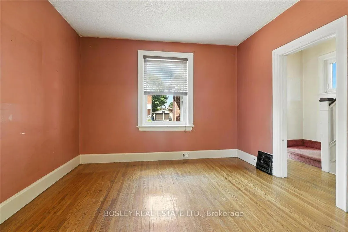 Photo 7 of 712 Park Street S, Peterborough, Otonabee Ward 1 — HOMEH