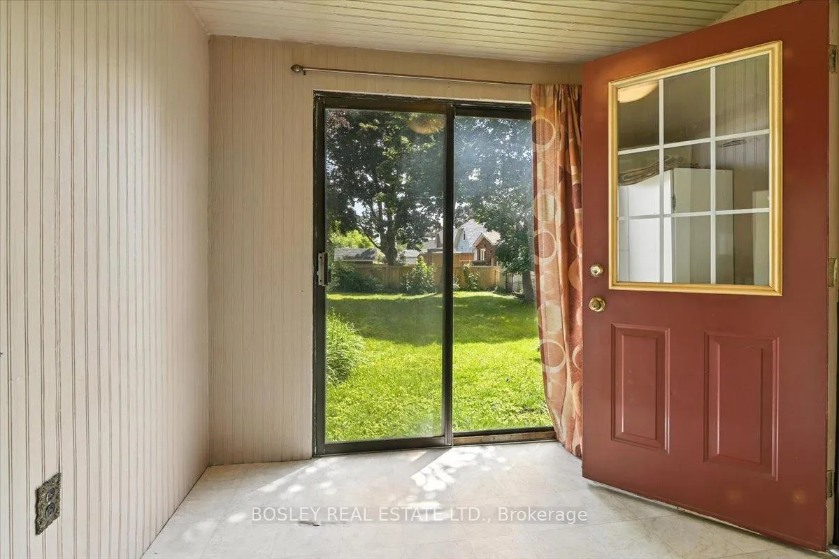 Photo 13 of 712 Park Street S, Peterborough, Otonabee Ward 1 — HOMEH