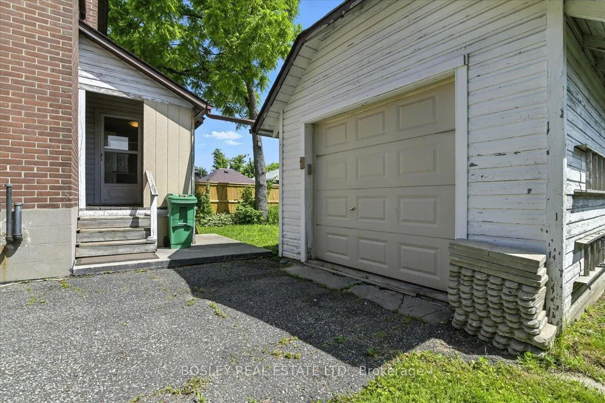Photo 21 of 712 Park Street S, Peterborough, Otonabee Ward 1 — HOMEH