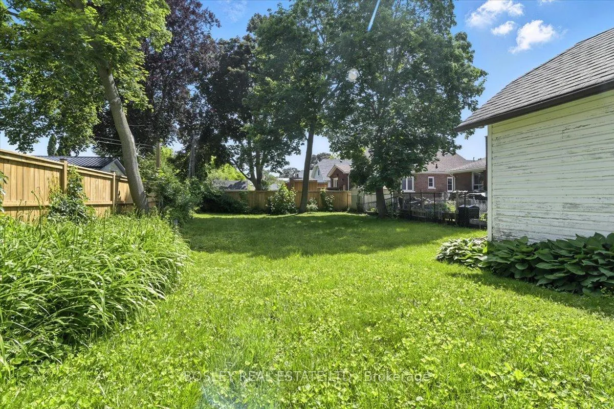 Photo 22 of 712 Park Street S, Peterborough, Otonabee Ward 1 — HOMEH
