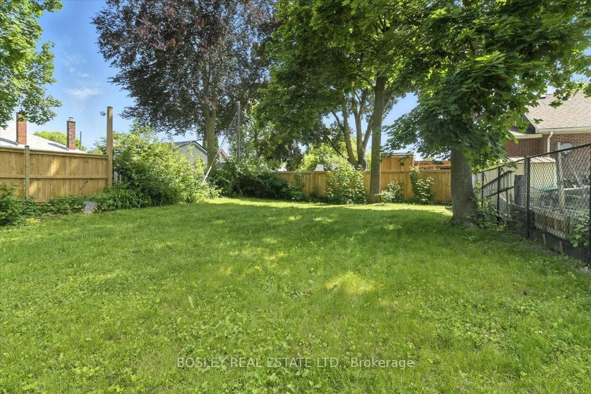 Photo 24 of 712 Park Street S, Peterborough, Otonabee Ward 1 — HOMEH