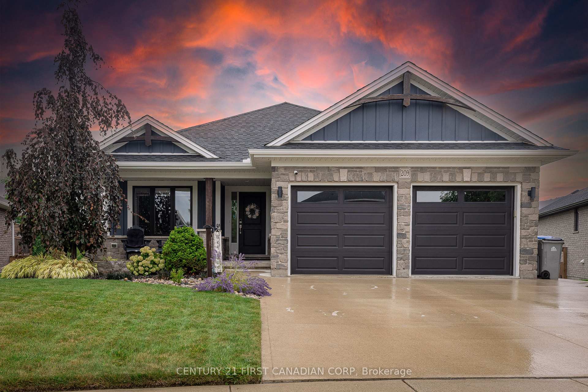 Photo 2 of 209 Everett Lane, Strathroy-Caradoc, NE — HOMEH