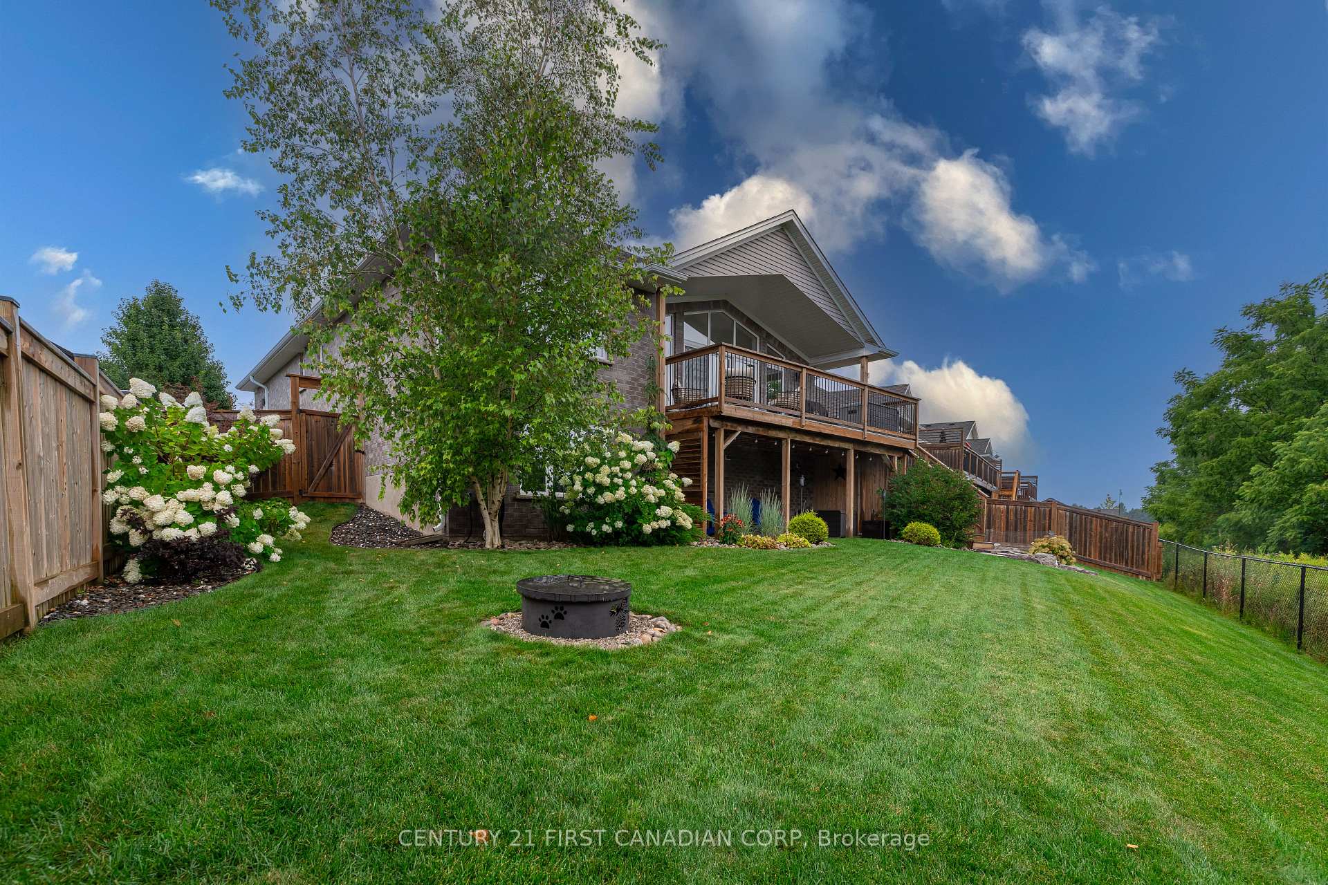 Photo 5 of 209 Everett Lane, Strathroy-Caradoc, NE — HOMEH