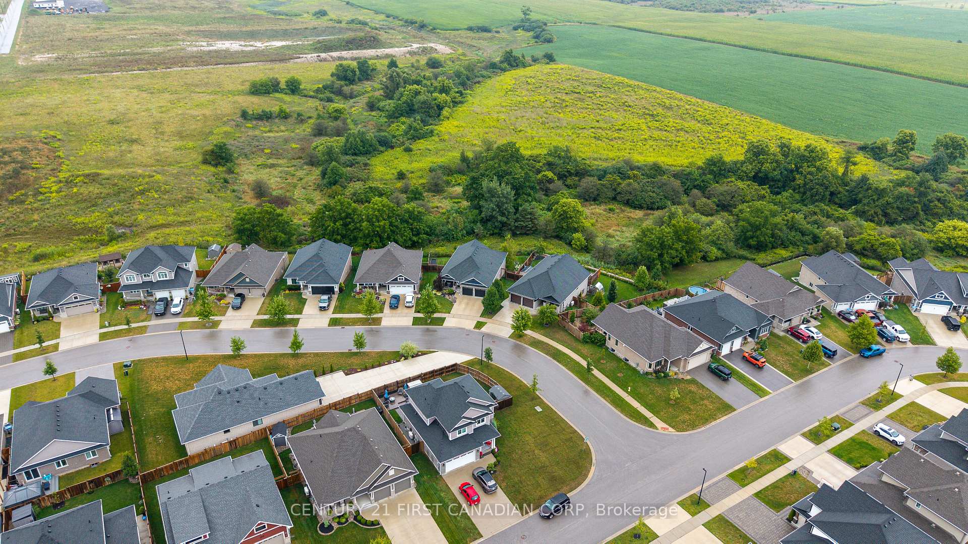 Photo 9 of 209 Everett Lane, Strathroy-Caradoc, NE — HOMEH