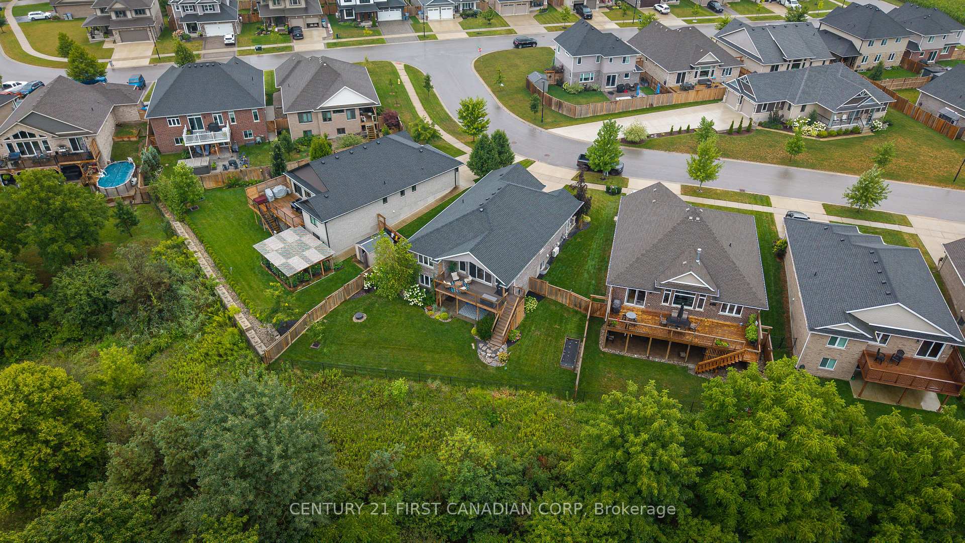 Photo 11 of 209 Everett Lane, Strathroy-Caradoc, NE — HOMEH
