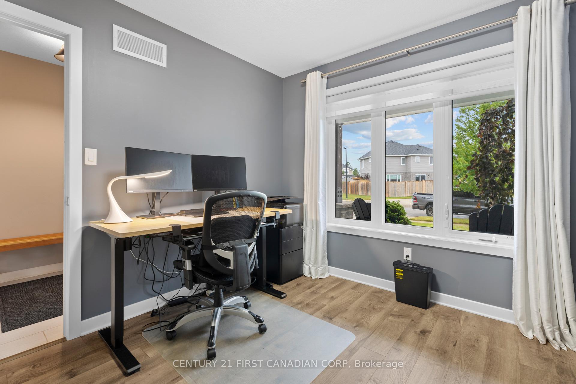Photo 17 of 209 Everett Lane, Strathroy-Caradoc, NE — HOMEH
