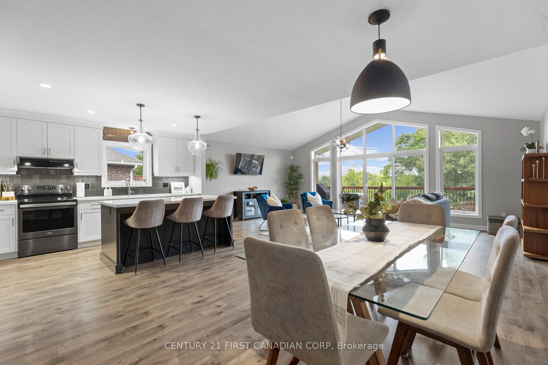 Photo 18 of 209 Everett Lane, Strathroy-Caradoc, NE — HOMEH