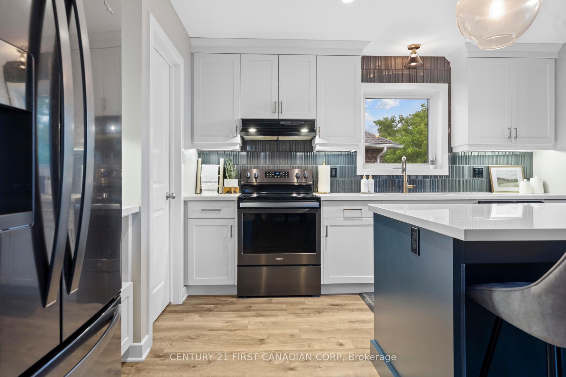 Photo 20 of 209 Everett Lane, Strathroy-Caradoc, NE — HOMEH