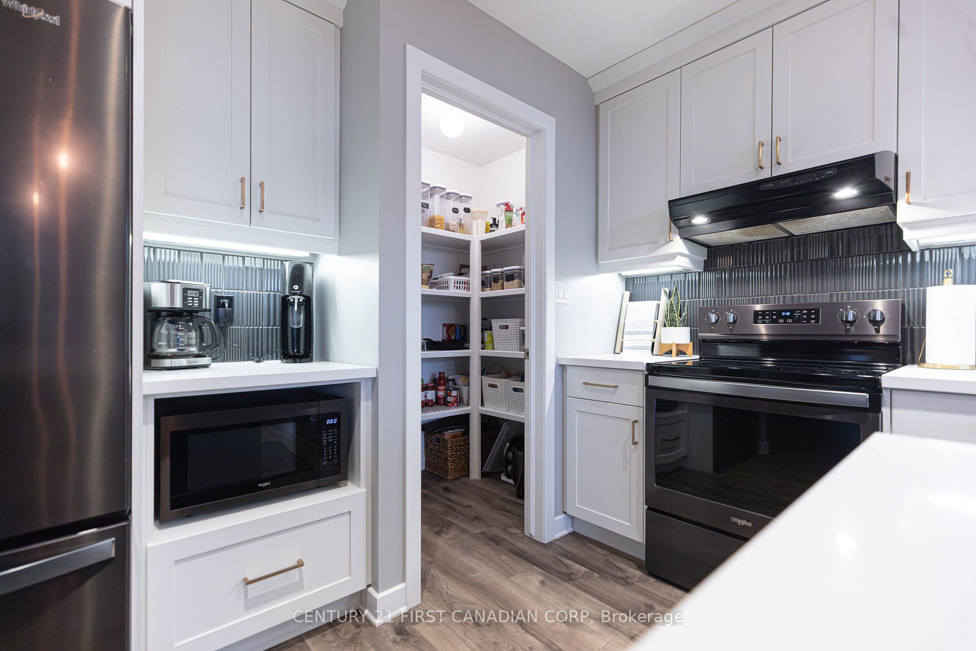 Photo 22 of 209 Everett Lane, Strathroy-Caradoc, NE — HOMEH
