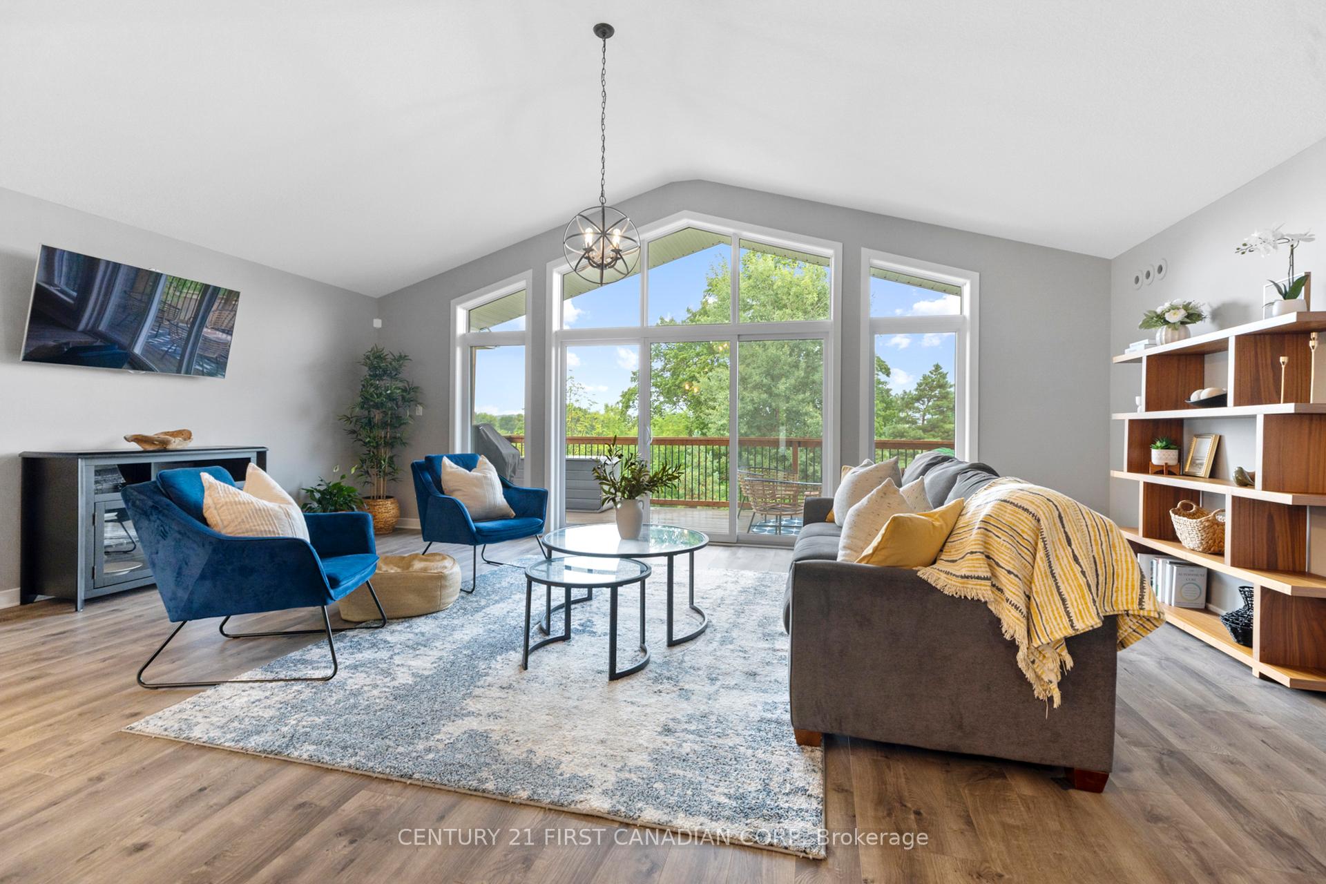 Photo 25 of 209 Everett Lane, Strathroy-Caradoc, NE — HOMEH