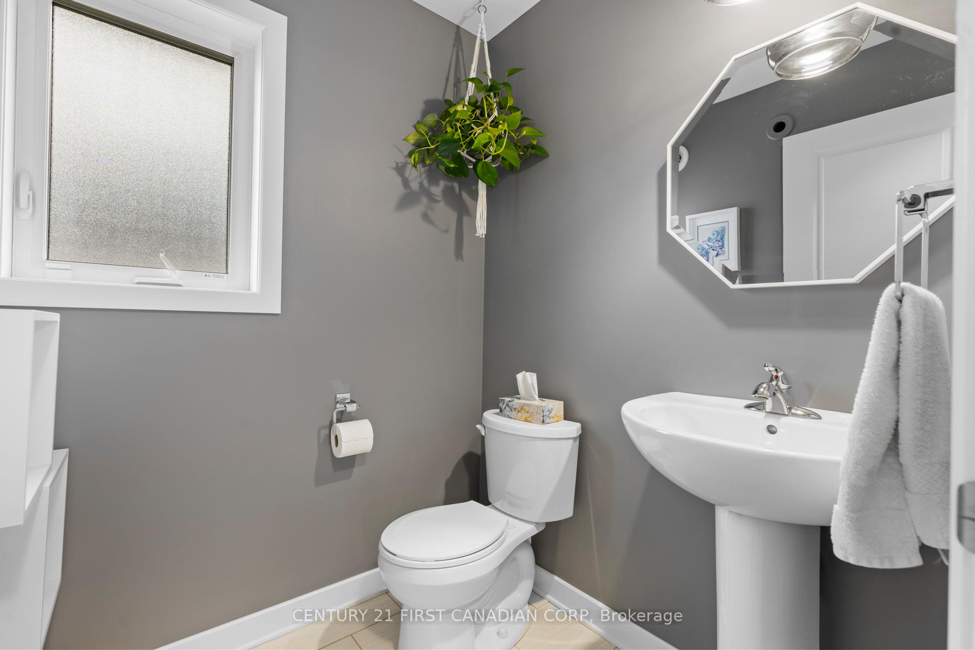 Photo 28 of 209 Everett Lane, Strathroy-Caradoc, NE — HOMEH
