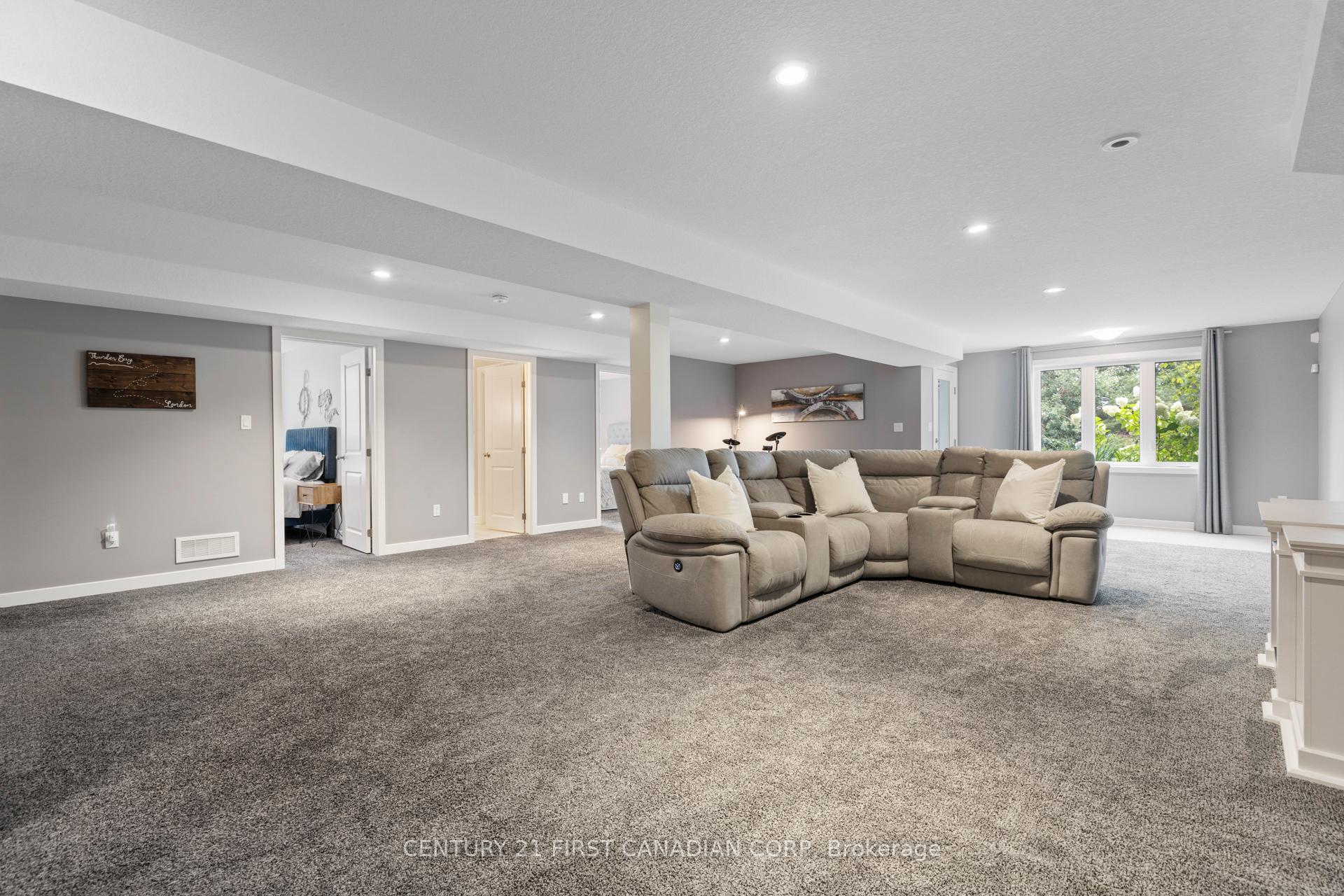 Photo 33 of 209 Everett Lane, Strathroy-Caradoc, NE — HOMEH