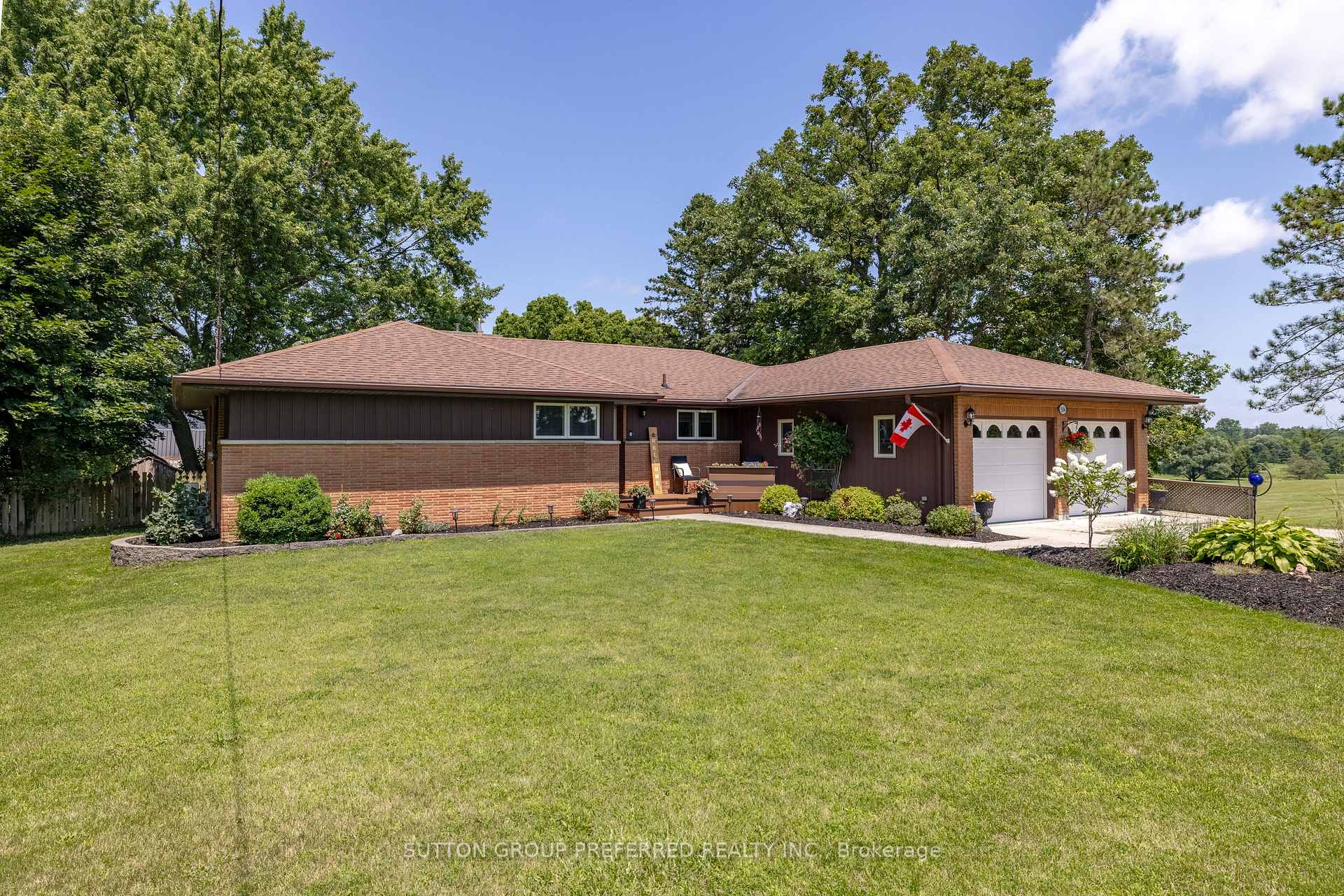 Photo 3 of 3304 Hamilton Road, Thames Centre, Rural Thames Centre — HOMEH