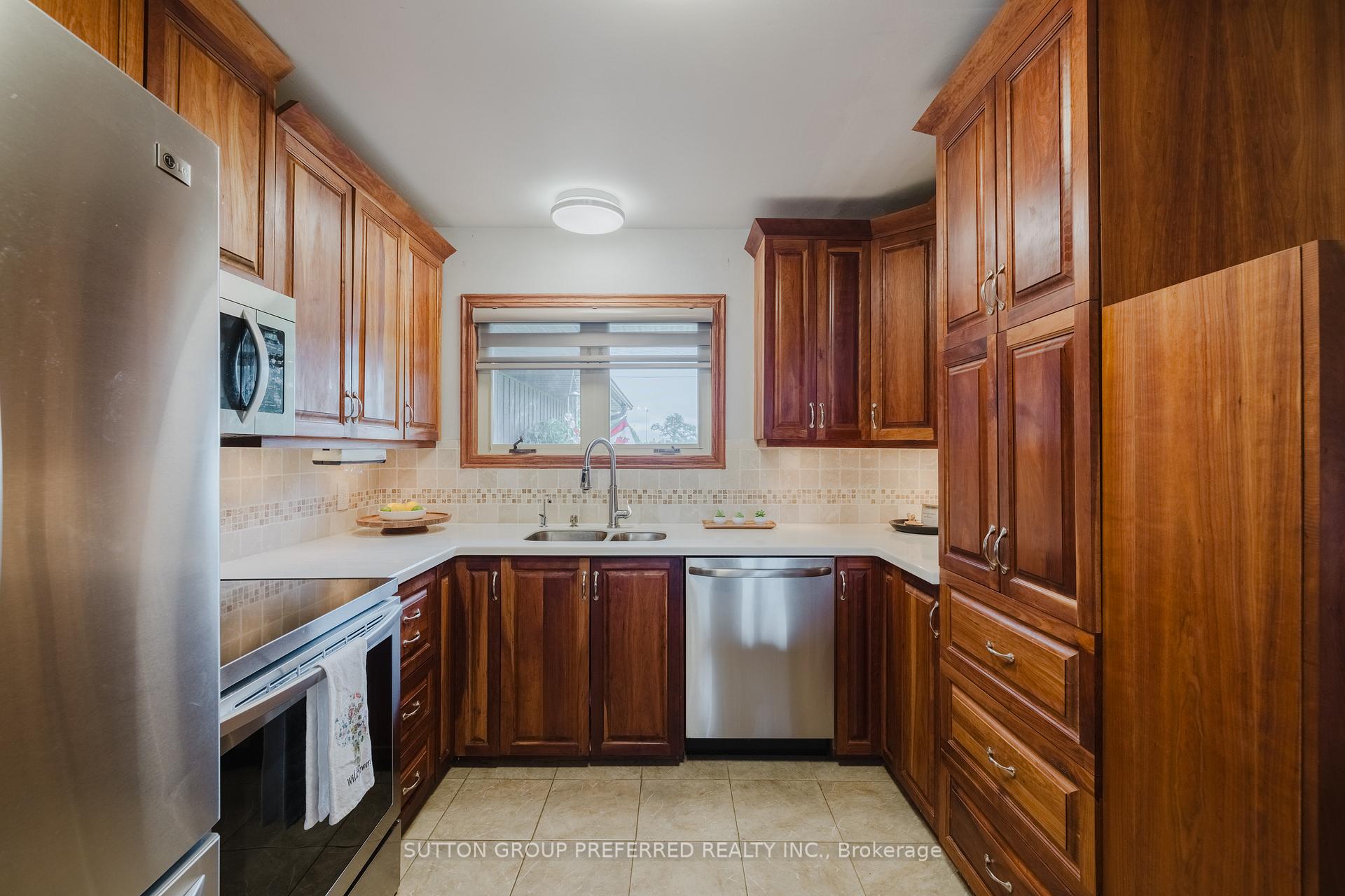 Photo 8 of 3304 Hamilton Road, Thames Centre, Rural Thames Centre — HOMEH