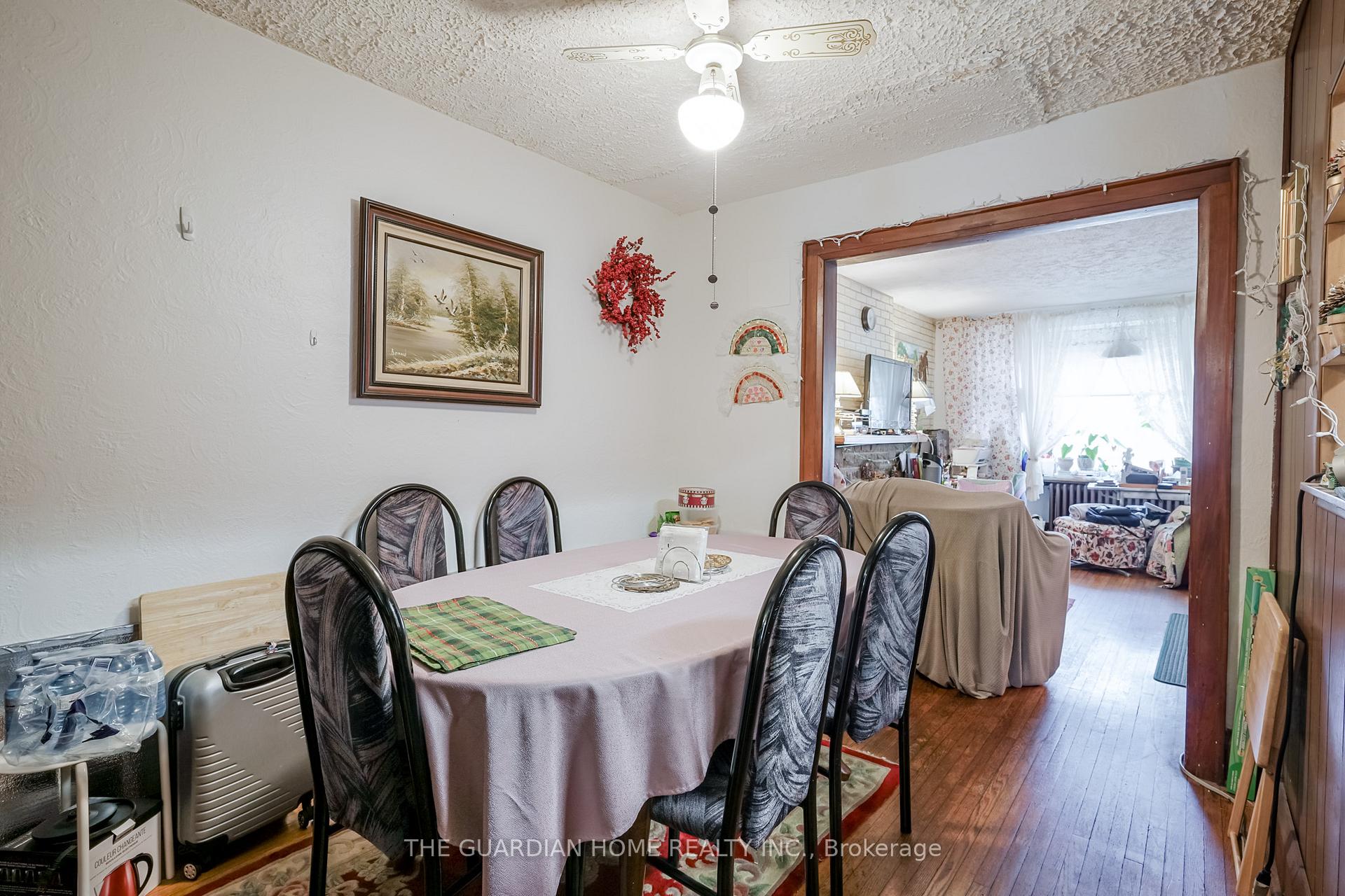 Photo 4 of 466 Donlands Avenue, Toronto, East York — HOMEH