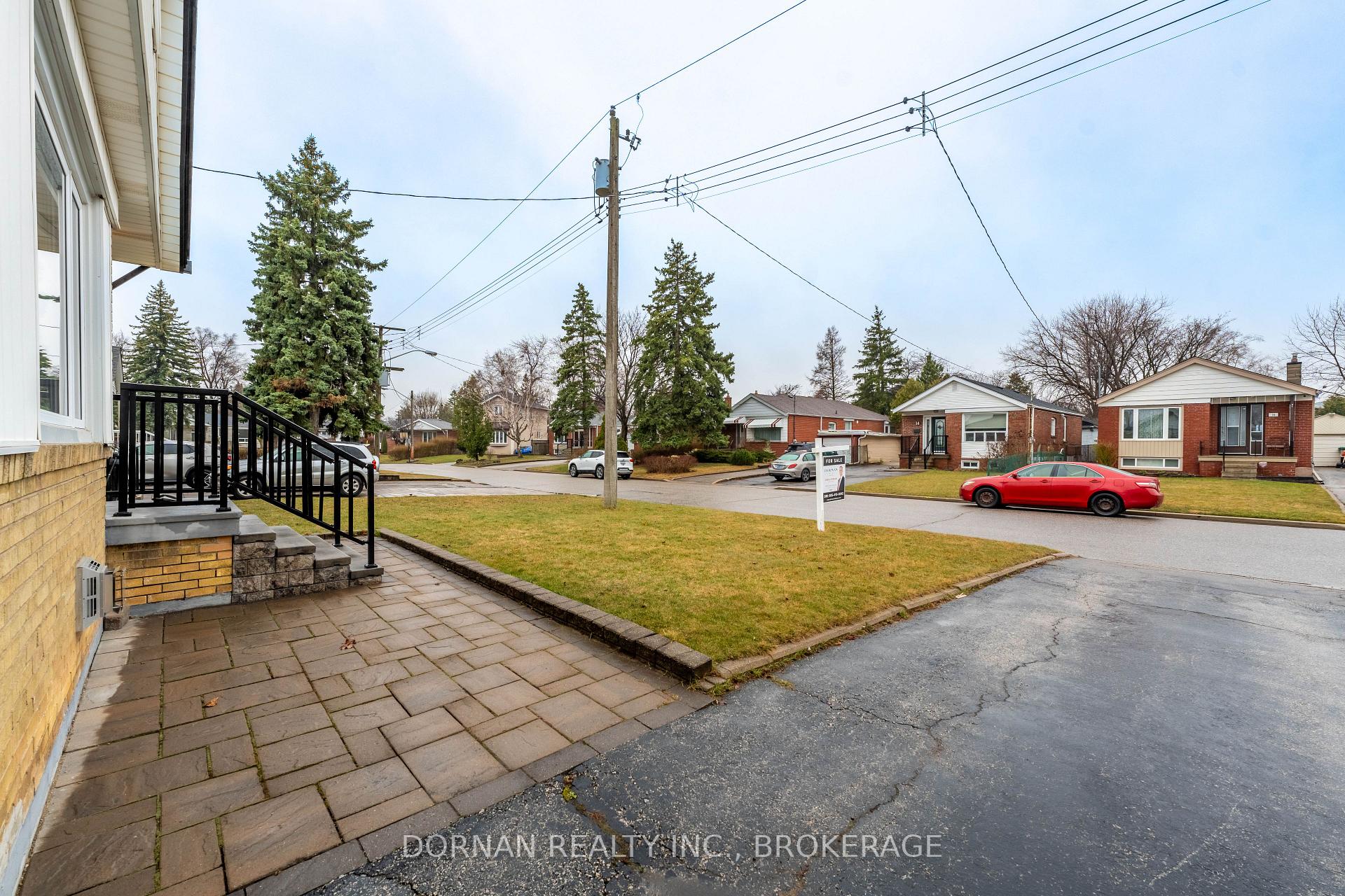 Photo 3 of 11 Frey Crescent, Scarborough, Wexford-Maryvale — HOMEH