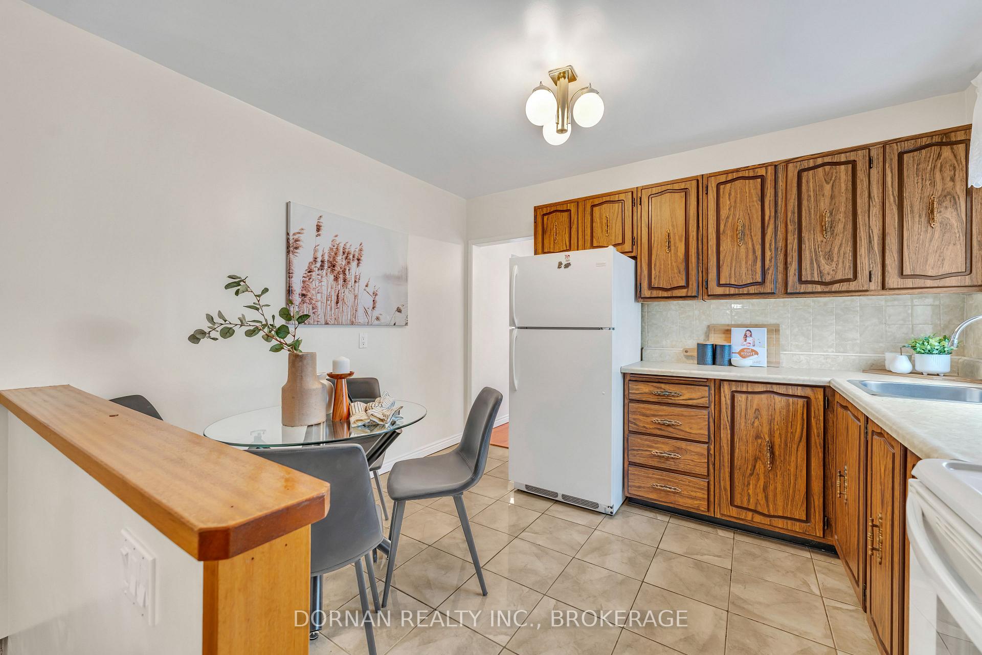Photo 13 of 11 Frey Crescent, Scarborough, Wexford-Maryvale — HOMEH