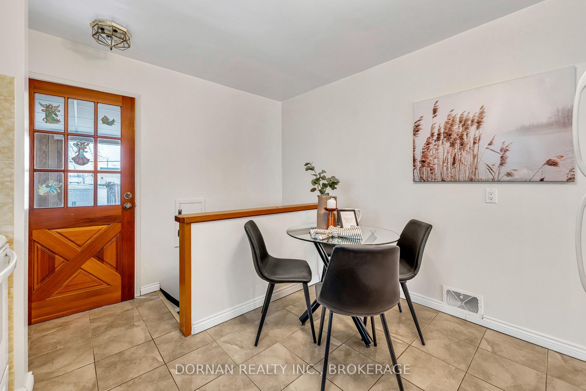 Photo 14 of 11 Frey Crescent, Scarborough, Wexford-Maryvale — HOMEH
