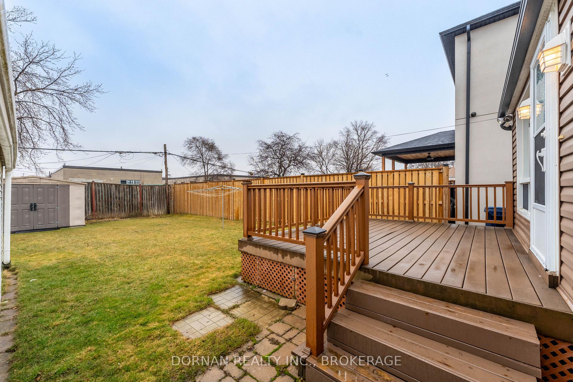 Photo 32 of 11 Frey Crescent, Scarborough, Wexford-Maryvale — HOMEH