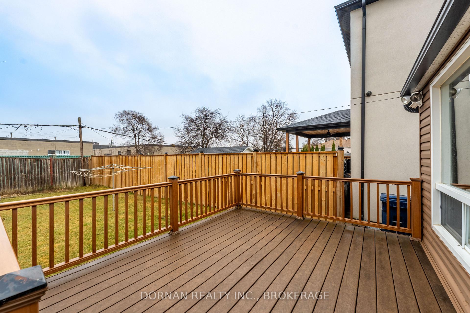Photo 33 of 11 Frey Crescent, Scarborough, Wexford-Maryvale — HOMEH