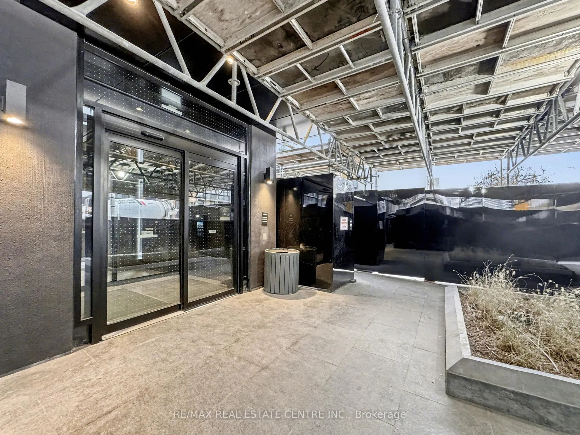 Photo 2 of Unit 1109, 120 Broadway Avenue, Toronto, Mount Pleasant West — HOMEH