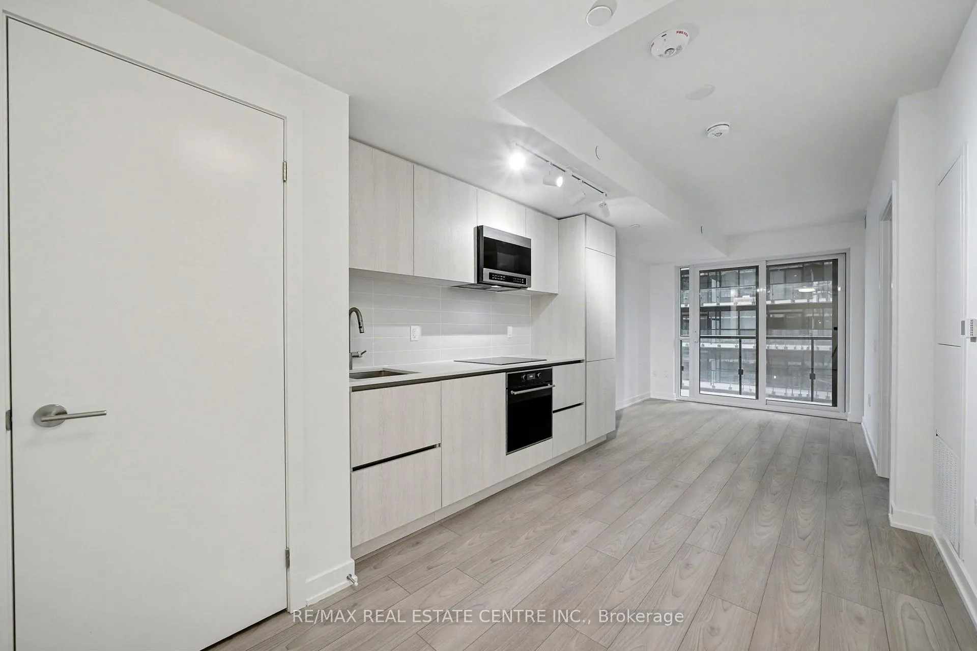 Photo 6 of Unit 1109, 120 Broadway Avenue, Toronto, Mount Pleasant West — HOMEH