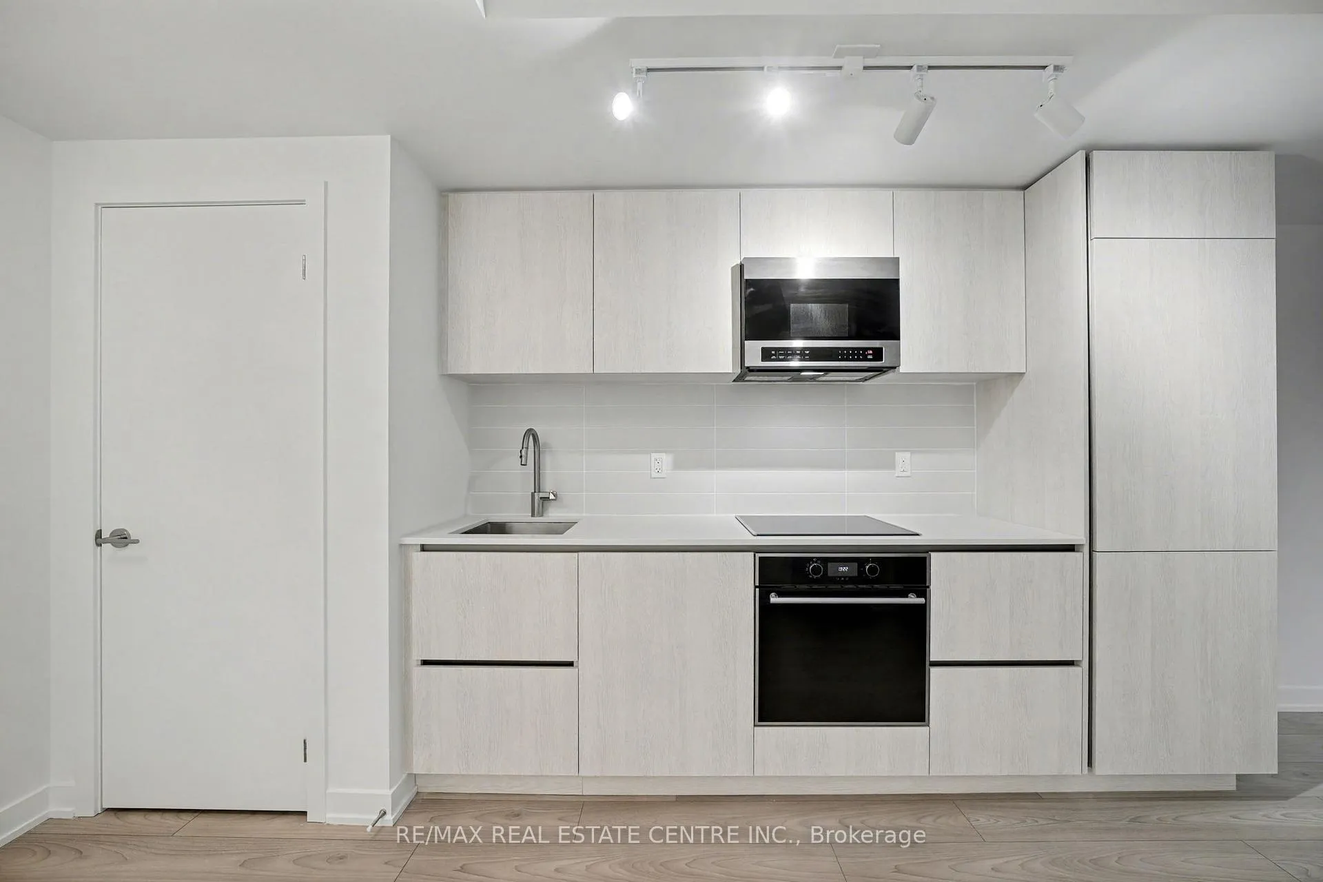 Photo 10 of Unit 1109, 120 Broadway Avenue, Toronto, Mount Pleasant West — HOMEH